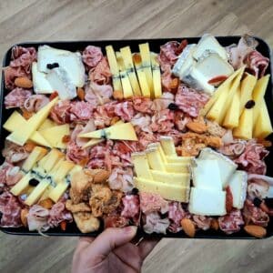 Plateau apéro fromages et charcuteries 6 personnes